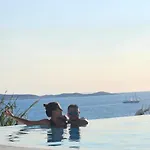 Elli Tropical Luxury Sunset-infinity Pool- Sea Side-near Center Parking 4*