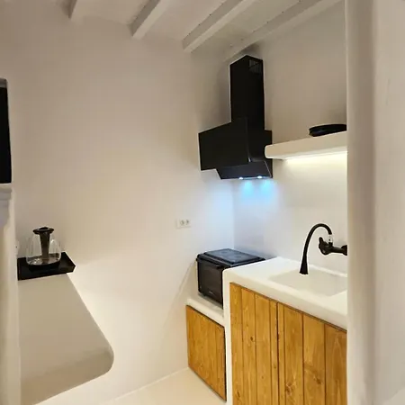 Elli Tropical Luxury Sunset-infinity Pool- Sea Side-near Center Parking Aparthotel