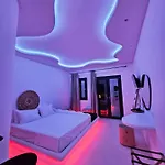 Lägenhetshotell Elli Tropical Luxury Sunset-infinity Pool- Sea Side-near Center Parking 4*