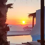 Elli Tropical Luxury Sunset-infinity Pool- Sea Side-near Center Parking Lägenhetshotell