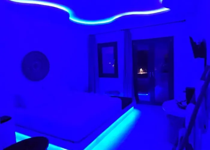 Elli Tropical Luxury Sunset-infinity Pool- Sea Side-near Center Parking Apart Otel 4*