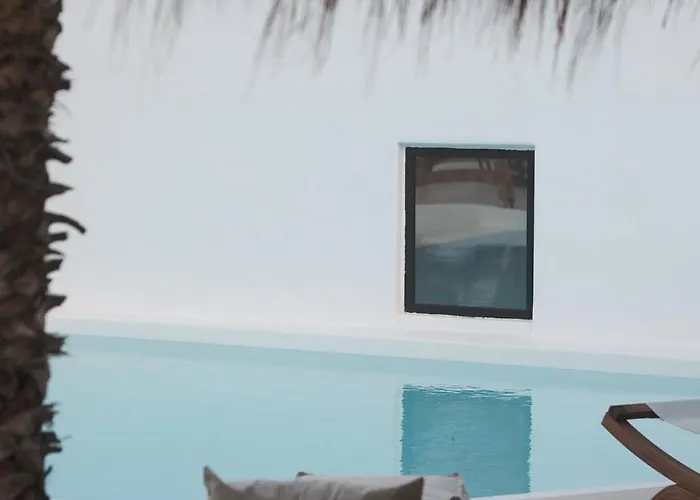 Hotel apartamentowy Elli Tropical Luxury Sunset-infinity Pool- Sea Side-near Center Parking